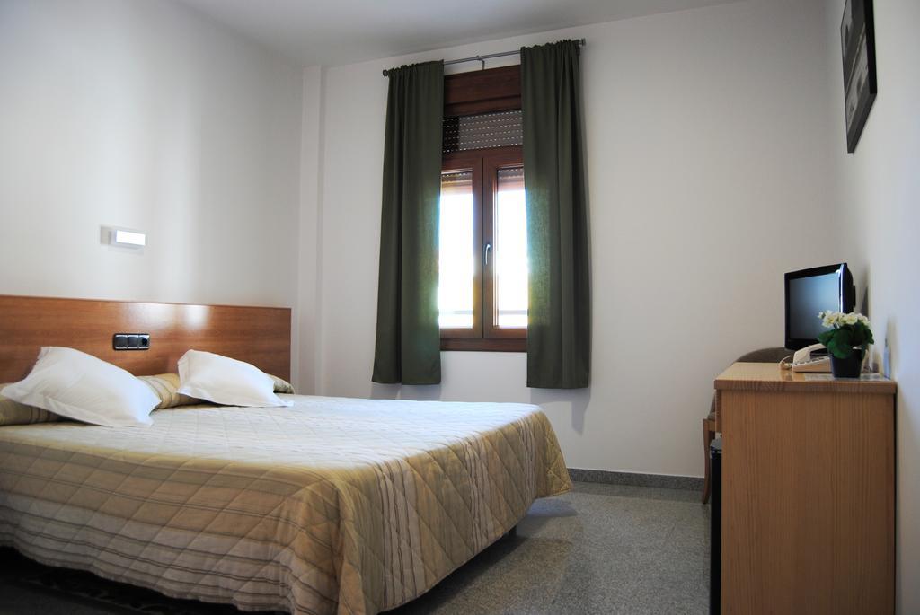 Hotel Albanta La Lantejuela Room photo