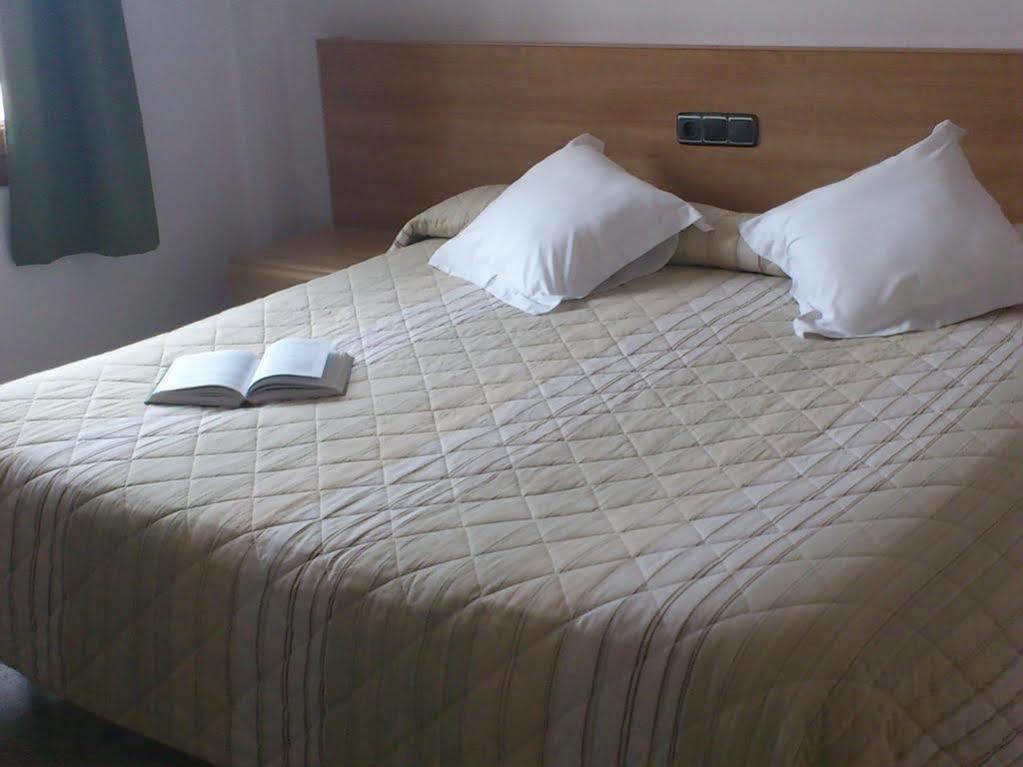 Hotel Albanta La Lantejuela Exterior photo